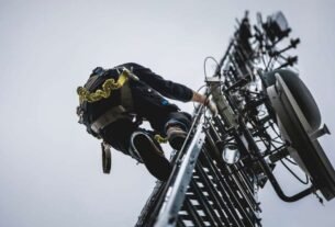 Nigeria's Federal Government plans to deploy 1,989 new telecom masts to bring phone signal and mobile internet to rural communities.