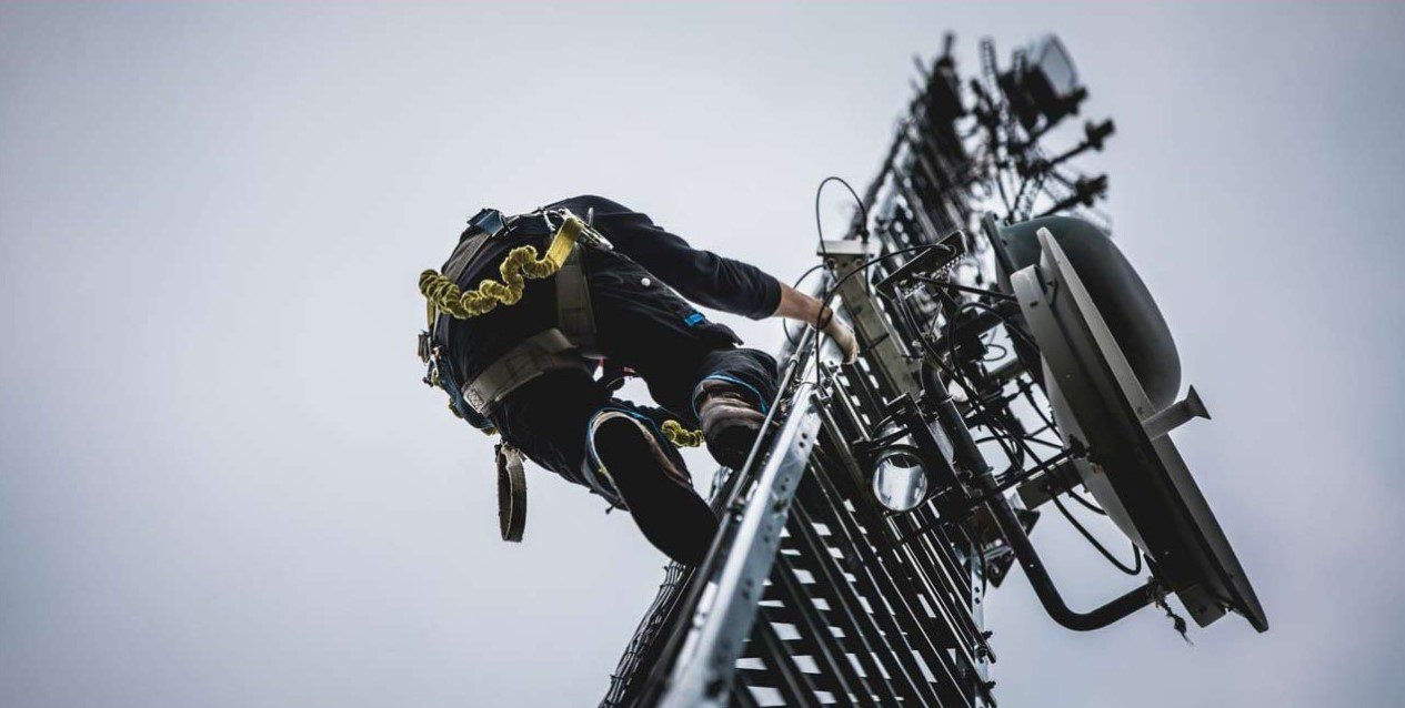 Nigeria's Federal Government plans to deploy 1,989 new telecom masts to bring phone signal and mobile internet to rural communities.