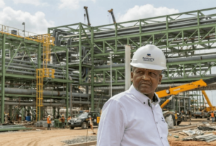 Dangote Petroleum Refinery extends its $2.1 billion share sale deadline by 10 days to allow more investors across Africa to buy company shares.
